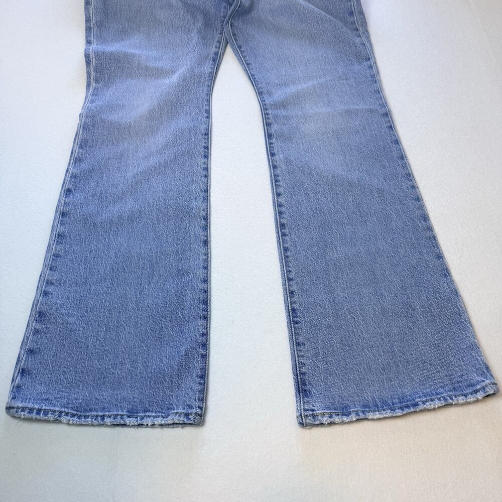 Levi's Premium Women's 31x33 Medium Wash Blue Denim Ribcage Boot High Rise Jeans - Picture 4 of 9